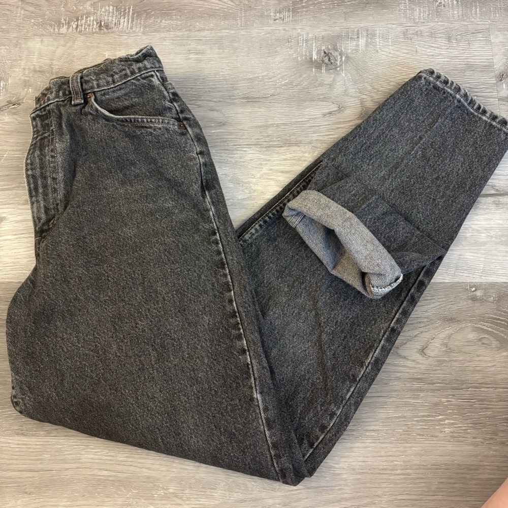 Vintage white tab 90’s Levi’s 633’s faded black grey mom jeans